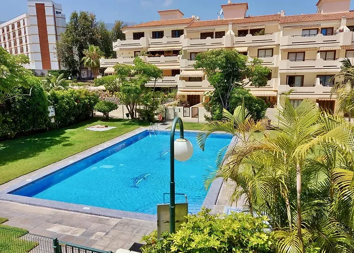 Pool Sunset Puerto de la Cruz (Tenerife)